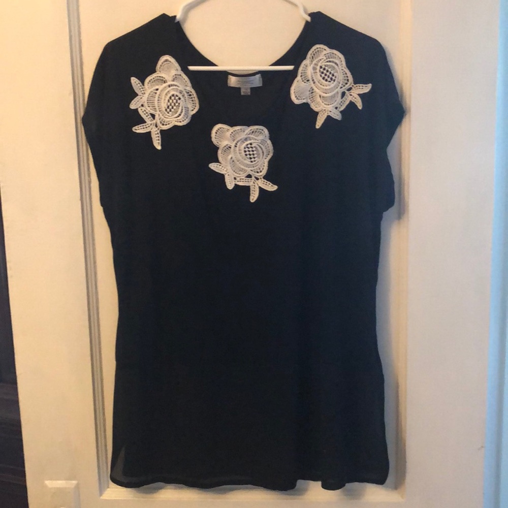 Black blouse with white flower applica